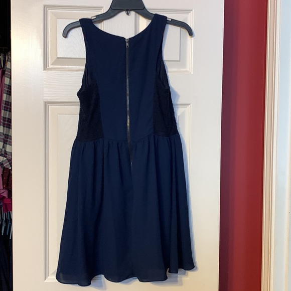 My Michelle navy sleeveless dress with embroidered design on top front size 7 - Picture 2 of 7